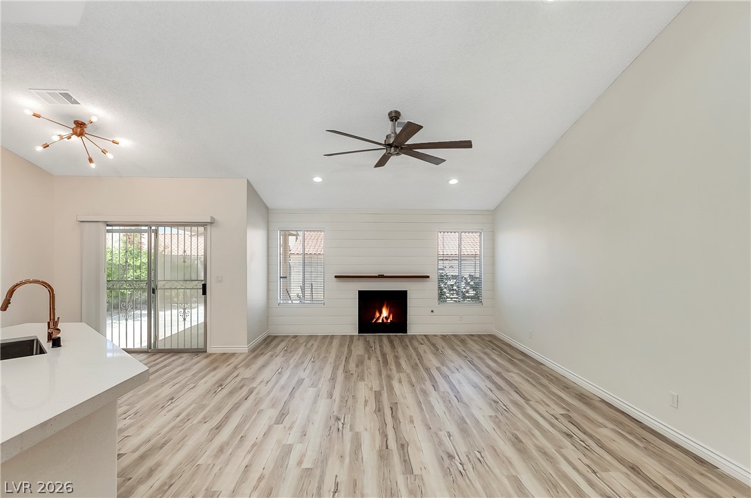 Photo 6 of 30, 2738 Briarcliff Avenue