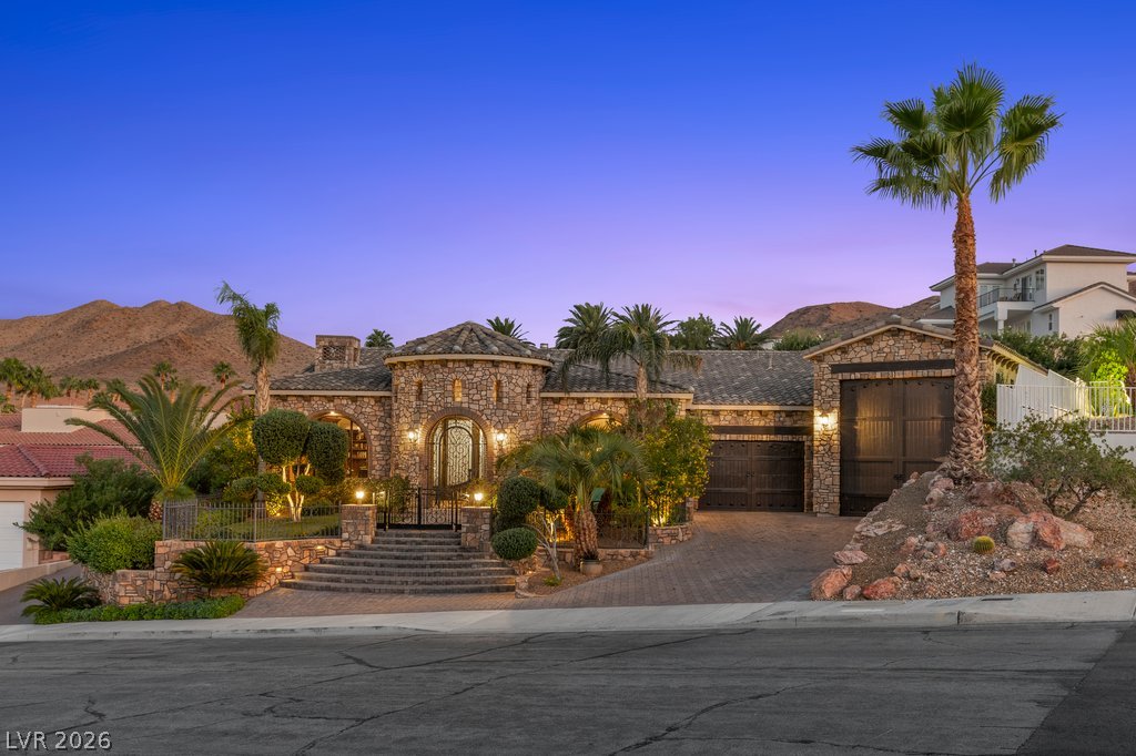 832 Temple Rock Court, Boulder City