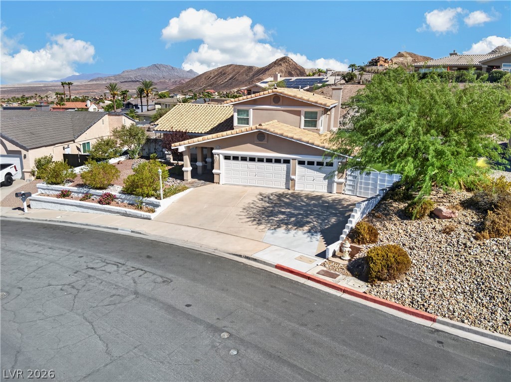 Photo 6 of 77, 1049 Geranium Drive