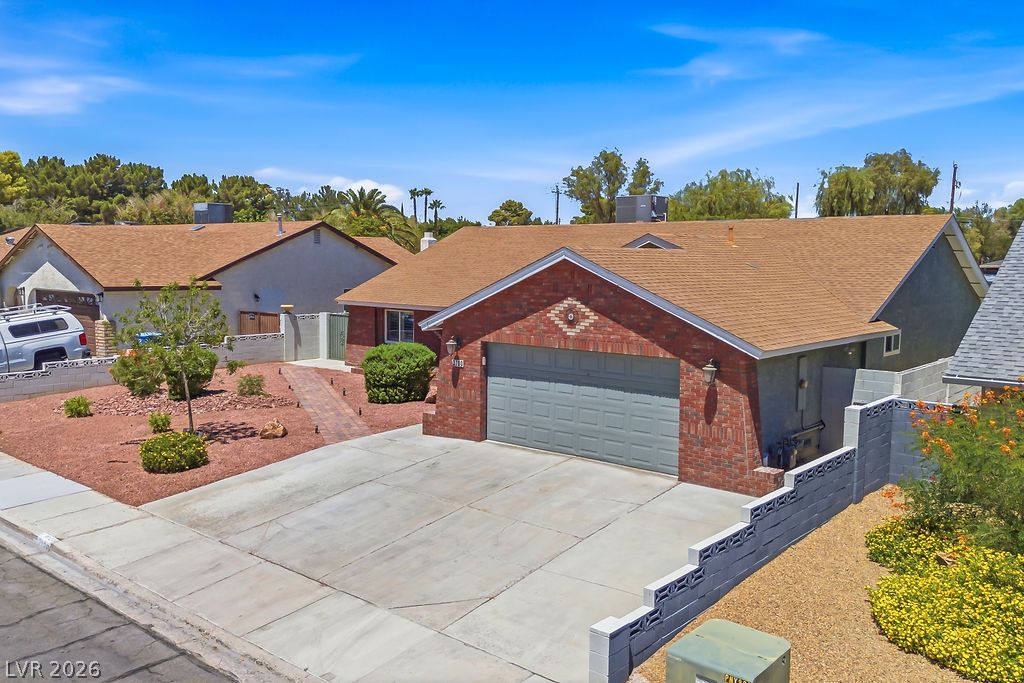 Photo 3 of 3700 Briarglen Lane