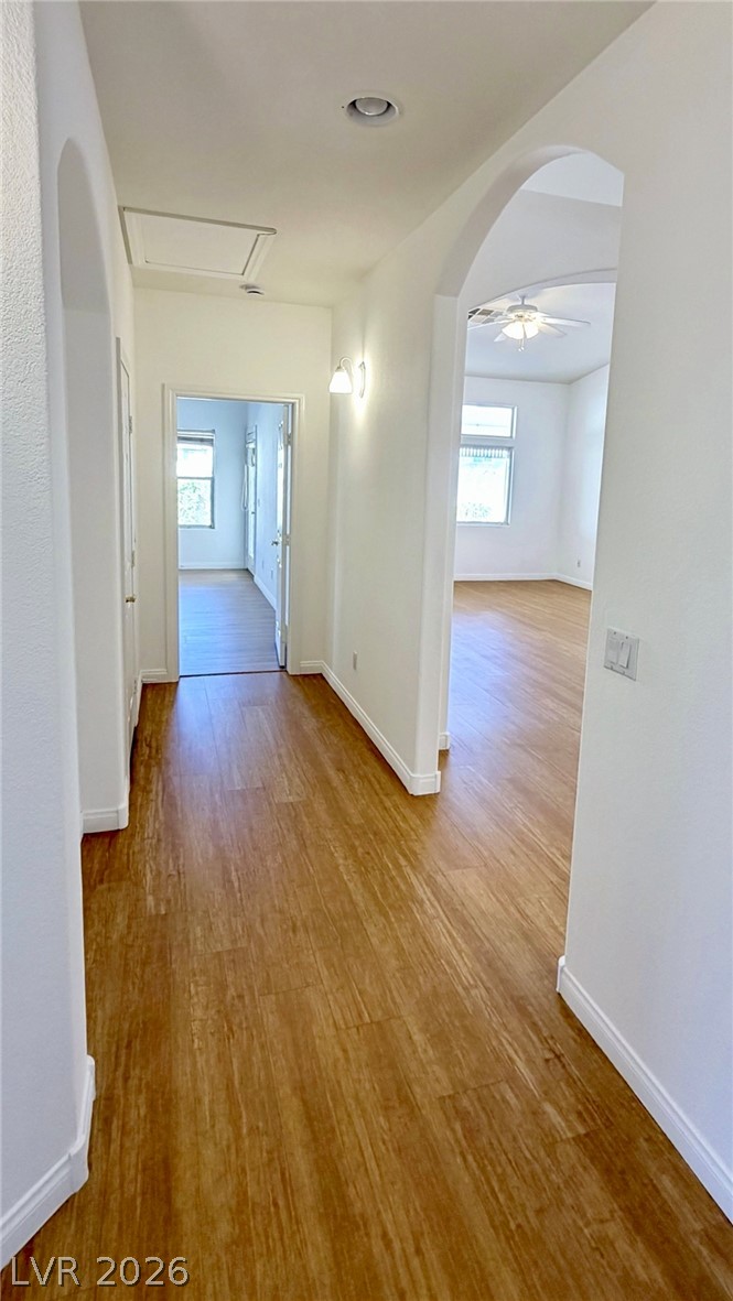 Photo 11 of 28, 688 Vineland Avenue