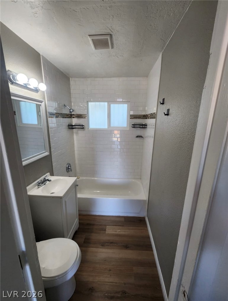Photo 6 of 14, 2320 Bassler Street