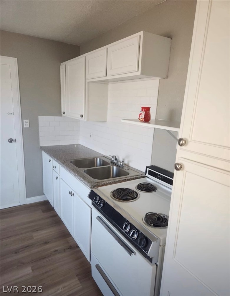 Photo 4 of 2320 Bassler Street