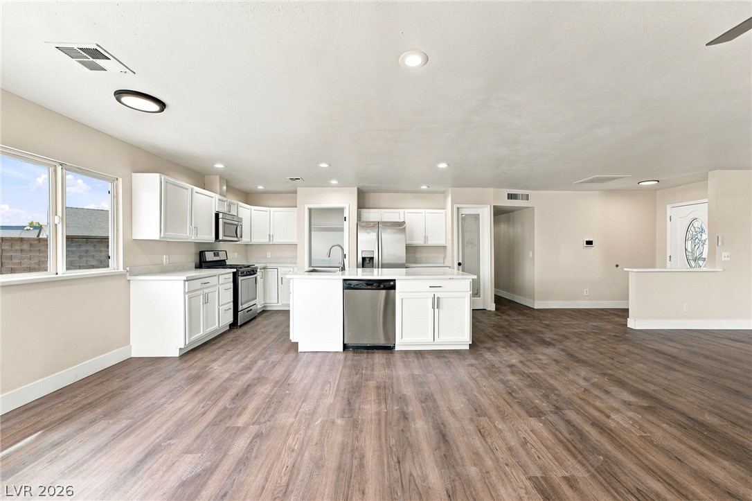 Photo 9 of 38, 5444 Northridge Lane
