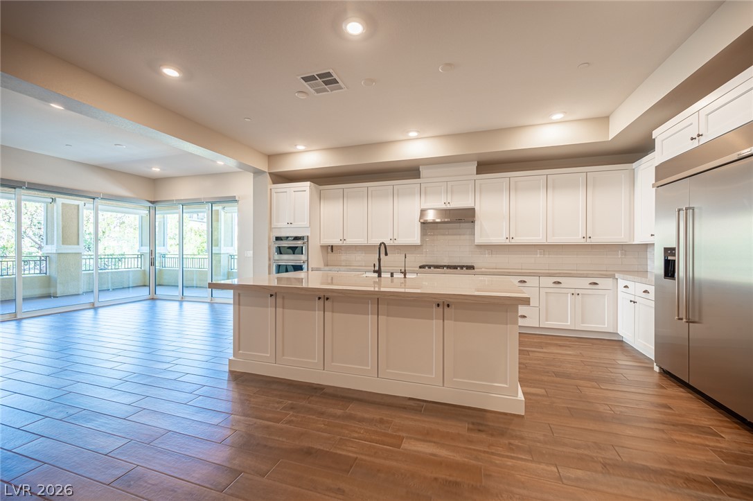 Photo 31 of 87, 9200 S Las Manaitas Avenue #202