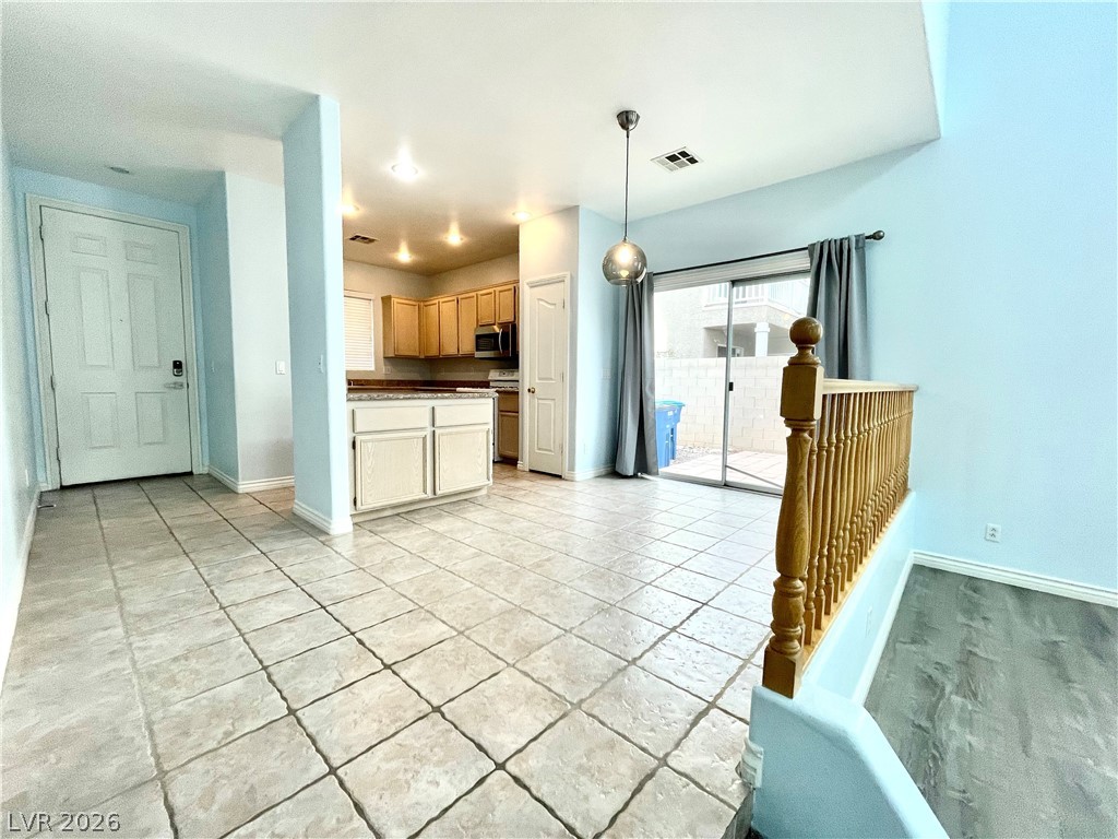 Photo 6 of 10, 10418 Cherry Brook Street