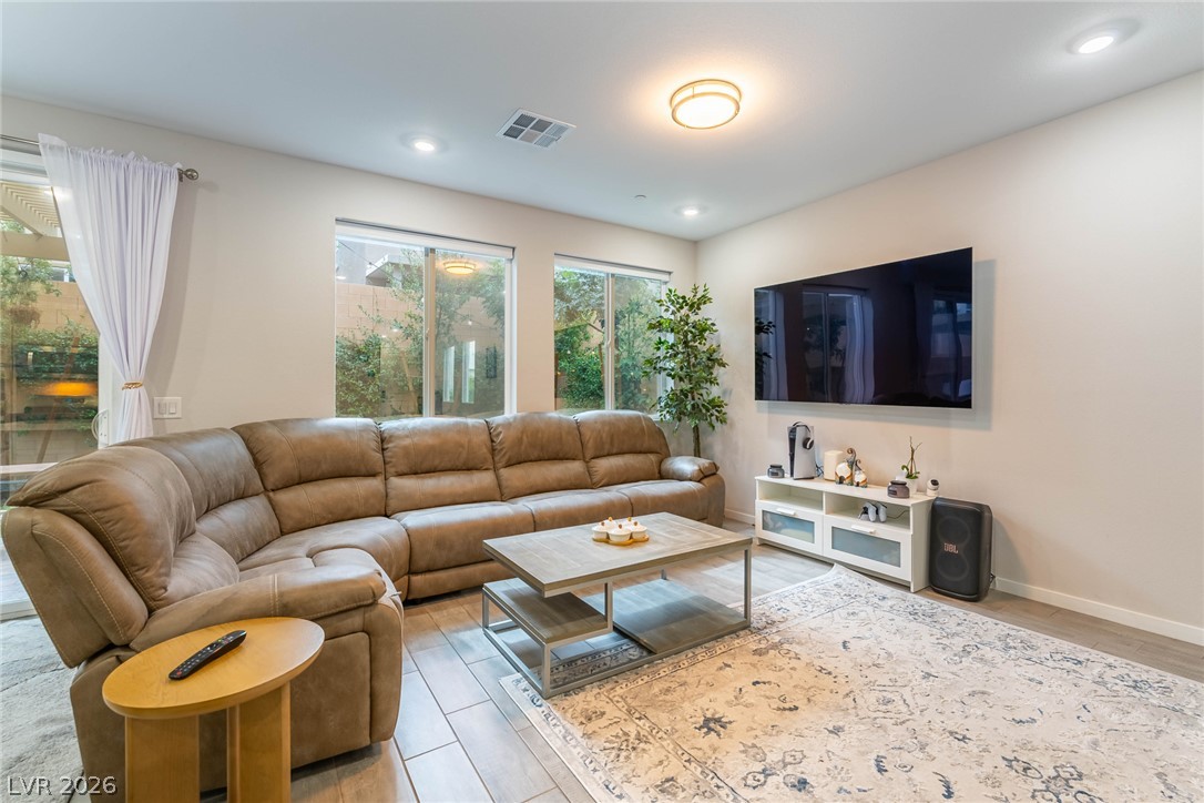 Photo 3 of 10661 Enridge Avenue