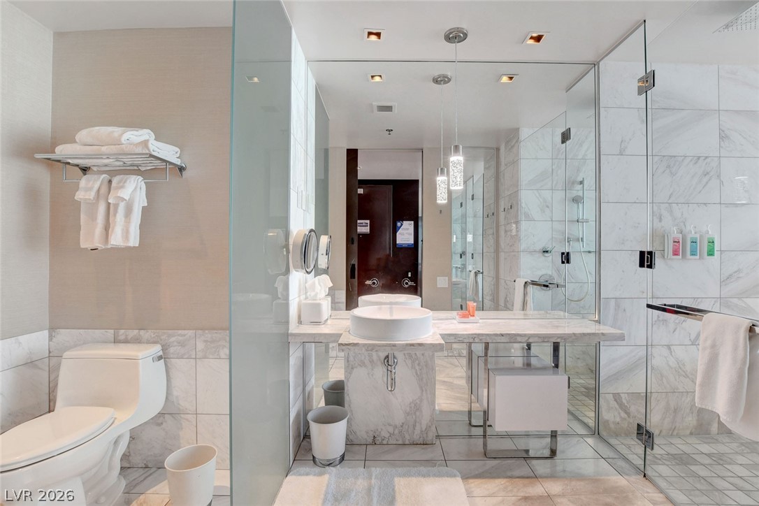 Photo 12 of 27, 4381 W Flamingo Road #1206