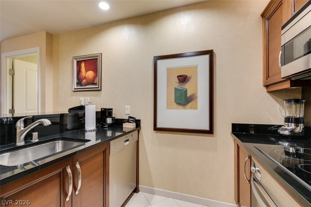 Photo 25 of 45, 145 E HARMON Avenue #2102