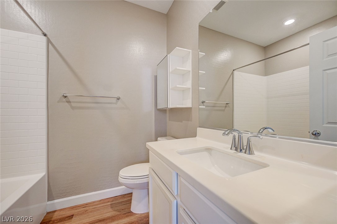 Photo 15 of 33, 8487 Insignia Avenue #106
