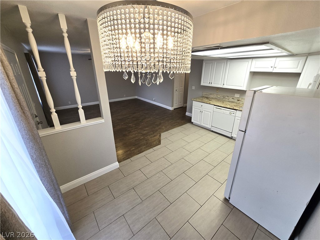 Photo 7 of 26, 4300 N Lamont Street #249