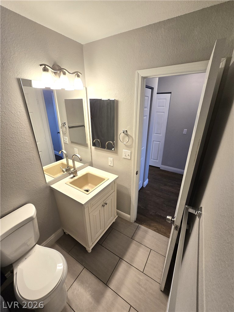 Photo 14 of 26, 4300 N Lamont Street #249