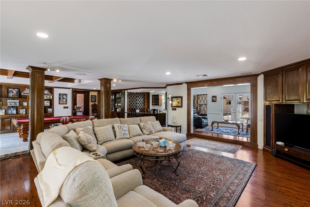 Photo 3 of 221 Dalmatian Lane