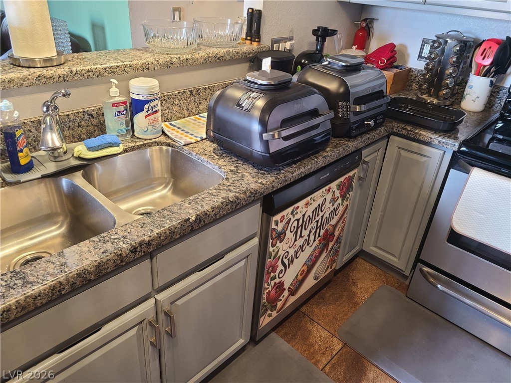 Photo 14 of 30, 1575 E Warm Springs Road #1523