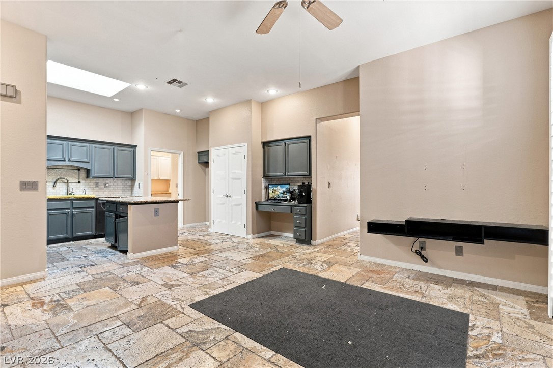 Photo 19 of 42, 9224 Aqueduct Street