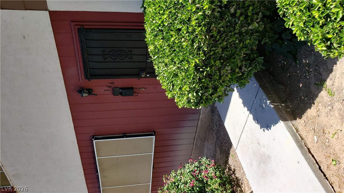 146 Greenbriar Townhouse Way, Las Vegas