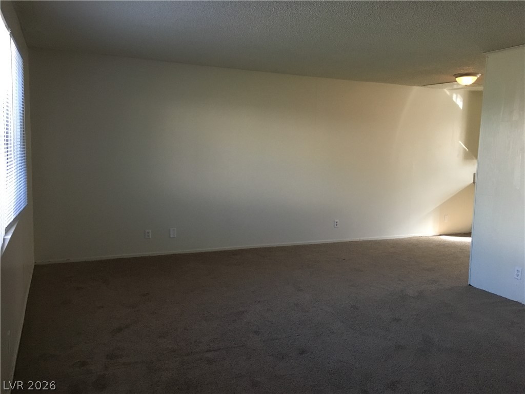 Photo 13 of 25, 146 Greenbriar Townhouse Way
