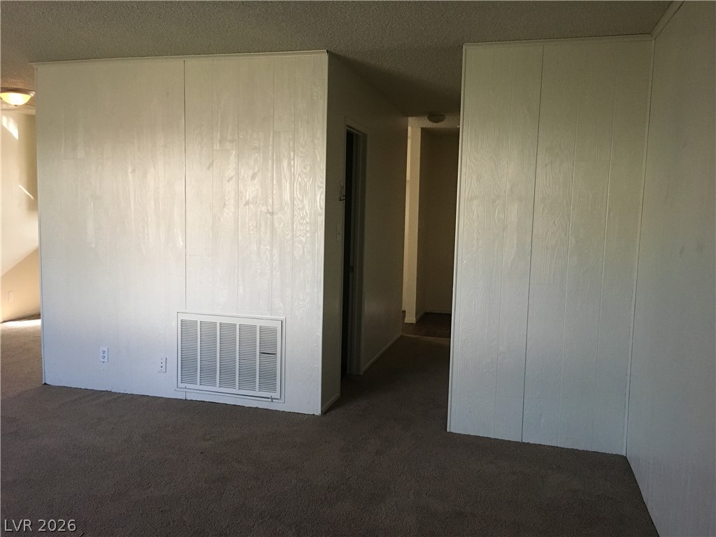 Photo 14 of 25, 146 Greenbriar Townhouse Way