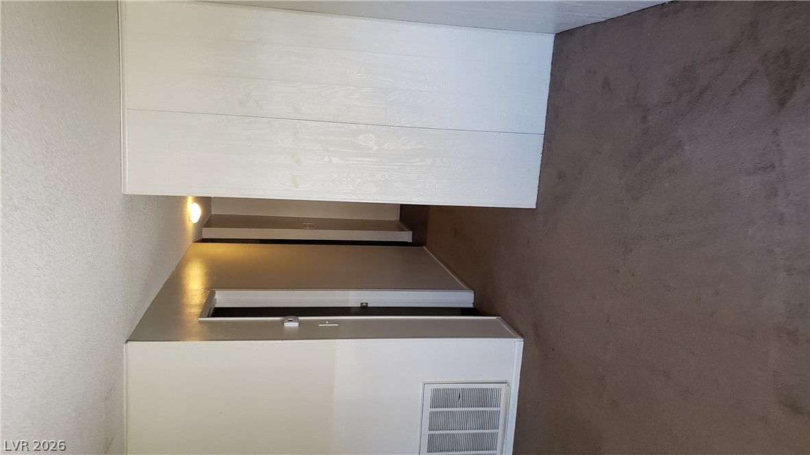 Photo 6 of 25, 146 Greenbriar Townhouse Way