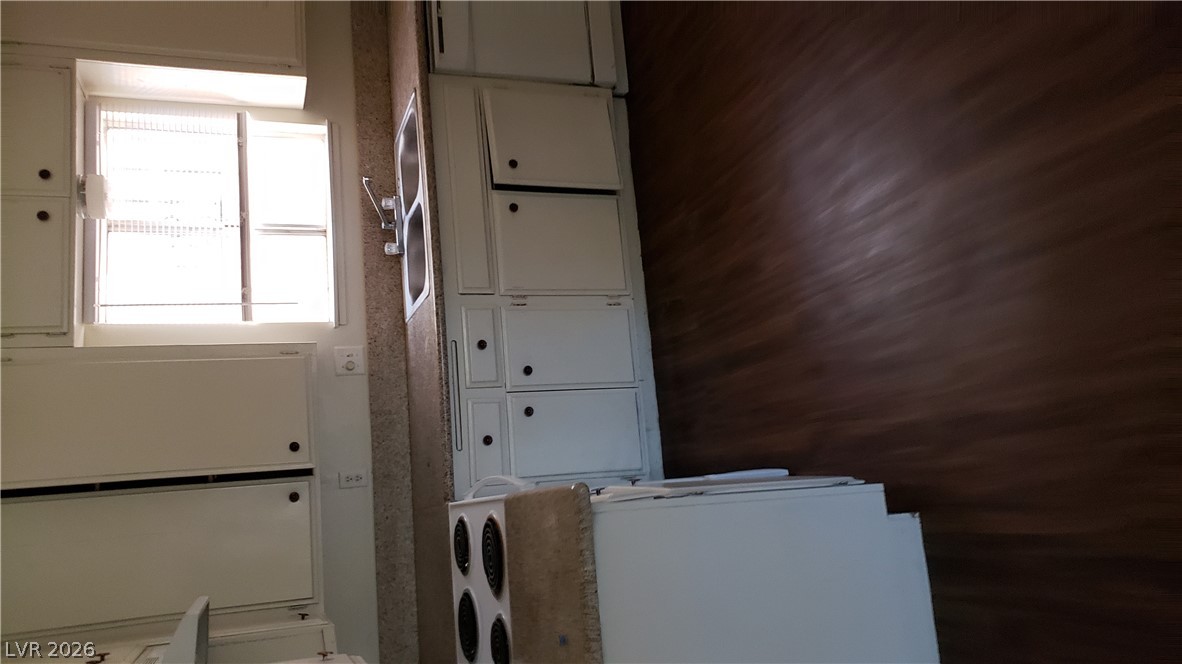 Photo 7 of 25, 146 Greenbriar Townhouse Way