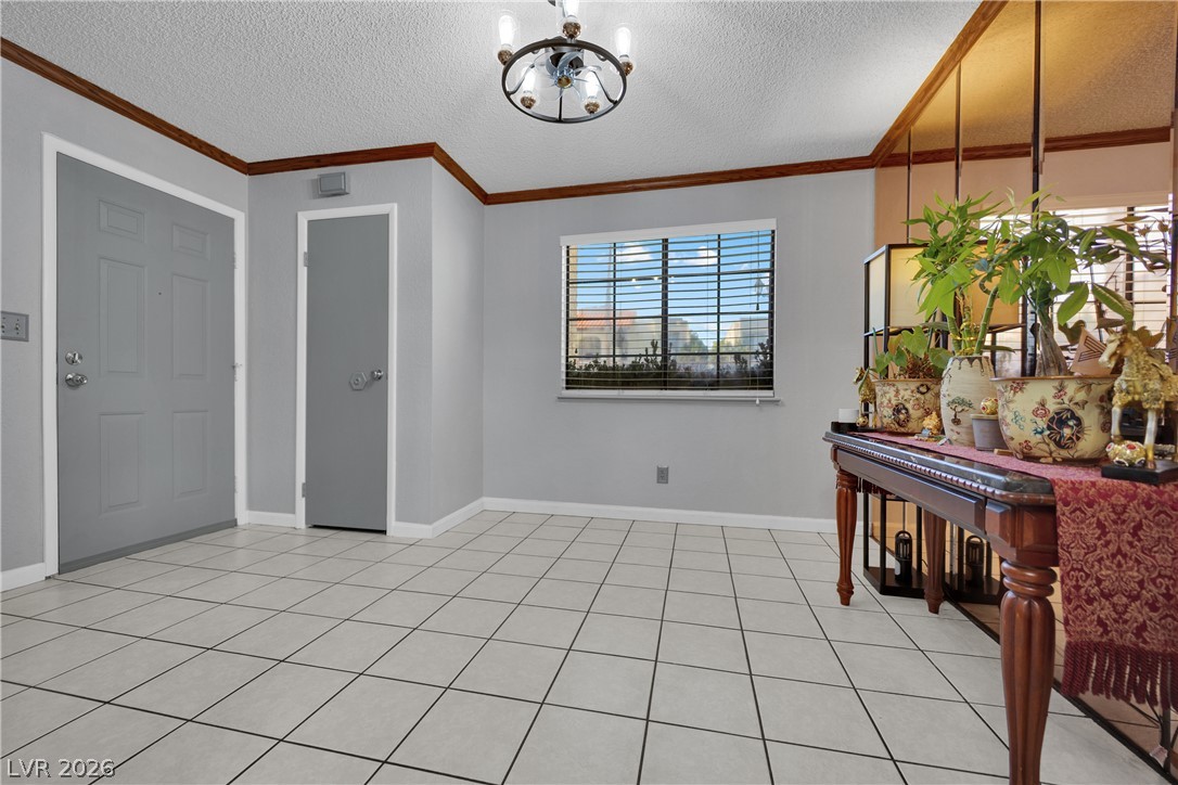 Photo 11 of 37, 5075 Eldora Avenue #2