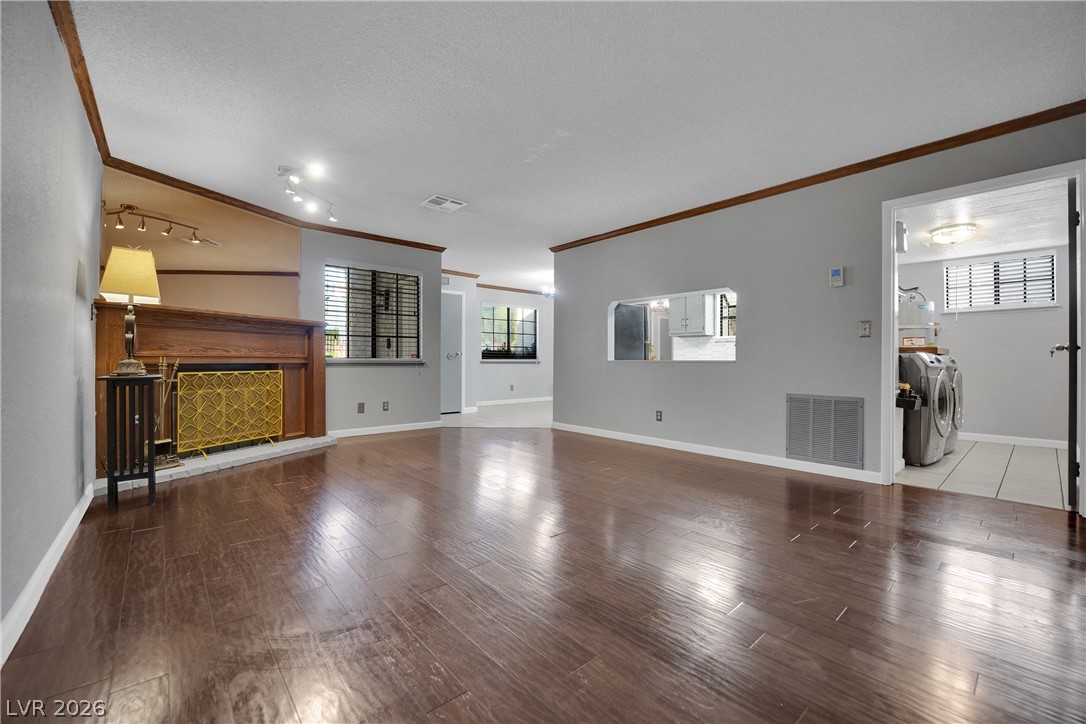 Photo 19 of 37, 5075 Eldora Avenue #2
