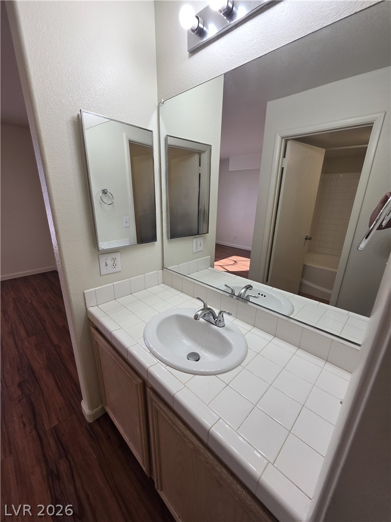 Photo 18 of 79, 3125 N Buffalo Drive #2104