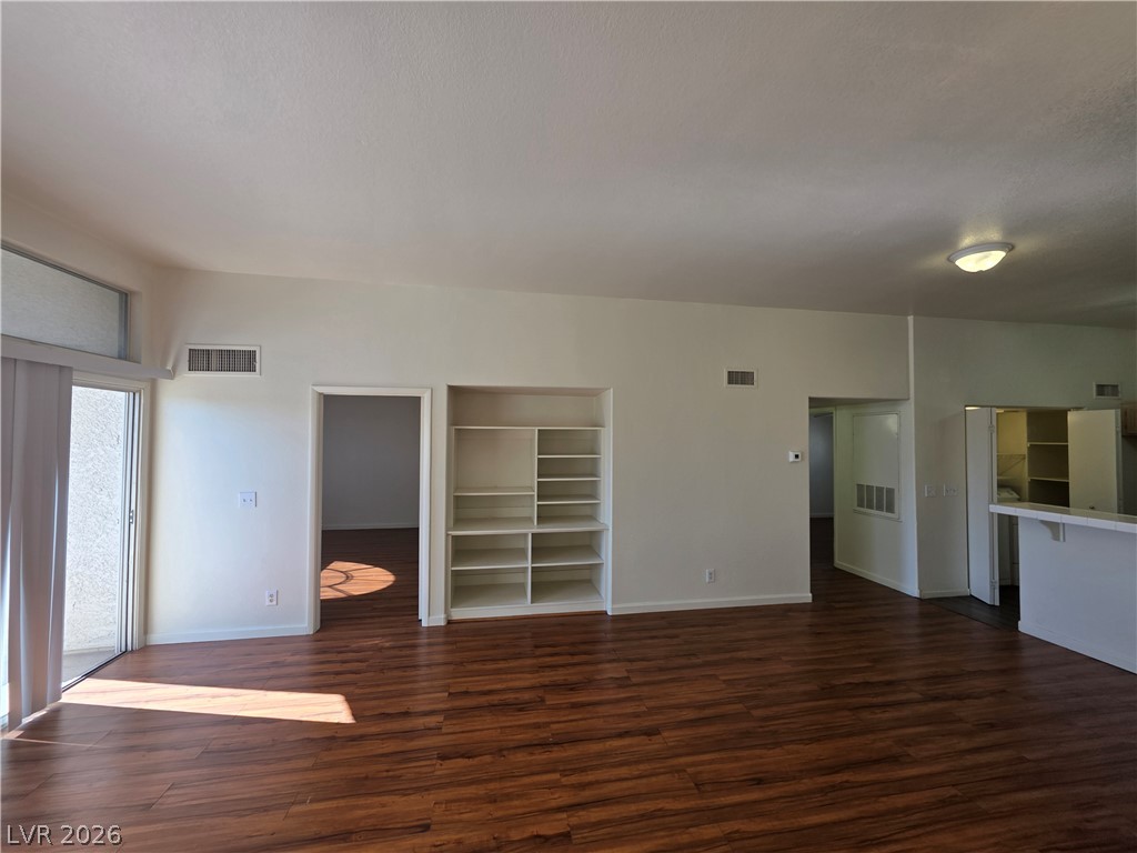 Photo 3 of 3125 N Buffalo Drive #2104