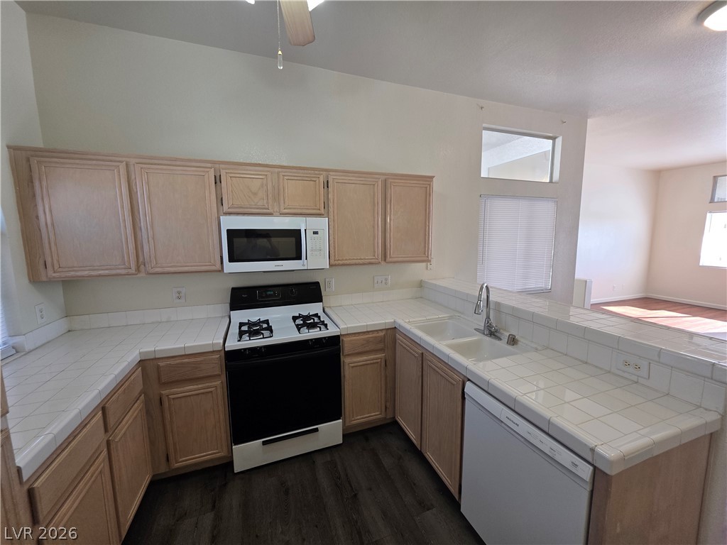 Photo 8 of 79, 3125 N Buffalo Drive #2104
