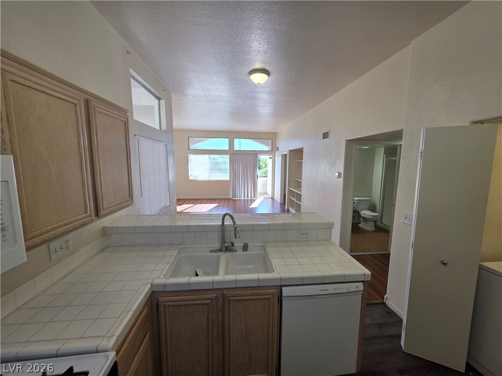 Photo 9 of 79, 3125 N Buffalo Drive #2104
