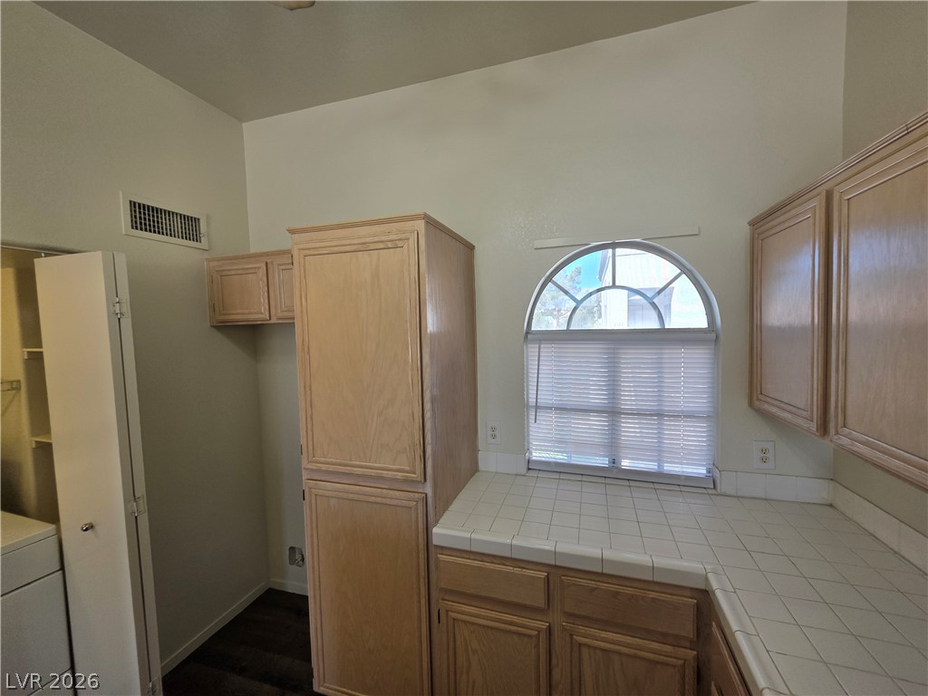 Photo 10 of 79, 3125 N Buffalo Drive #2104
