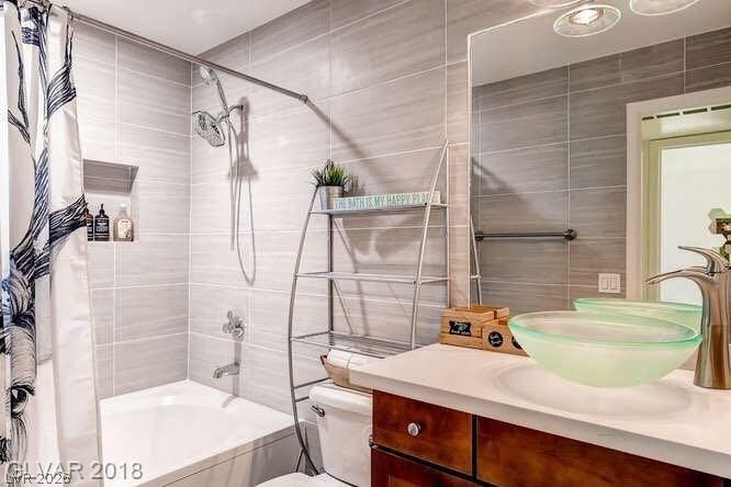 Photo 24 of 35, 4200 S Valley View Boulevard #3051