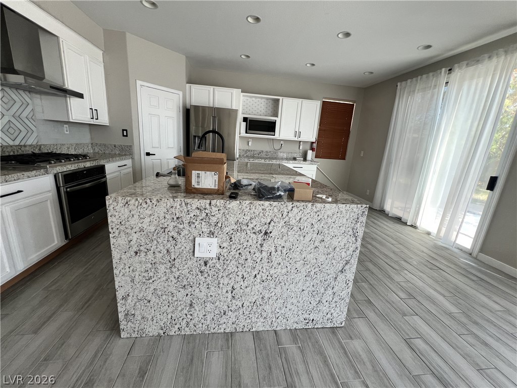 Photo 6 of 37, 6616 Black Oaks Street