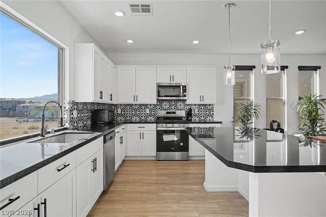 Photo 33 of 52, 7761 Misty Oaks Avenue