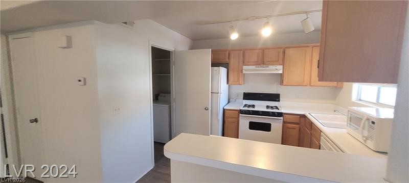 Photo 6 of 42, 4555 SAHARA Avenue #252