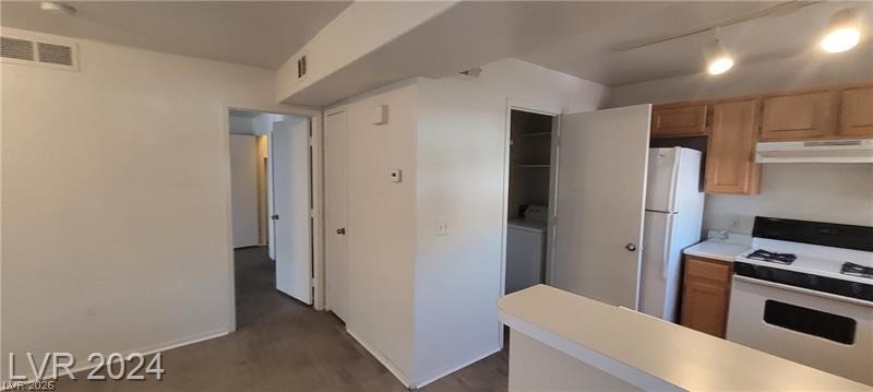 Photo 16 of 42, 4555 SAHARA Avenue #252