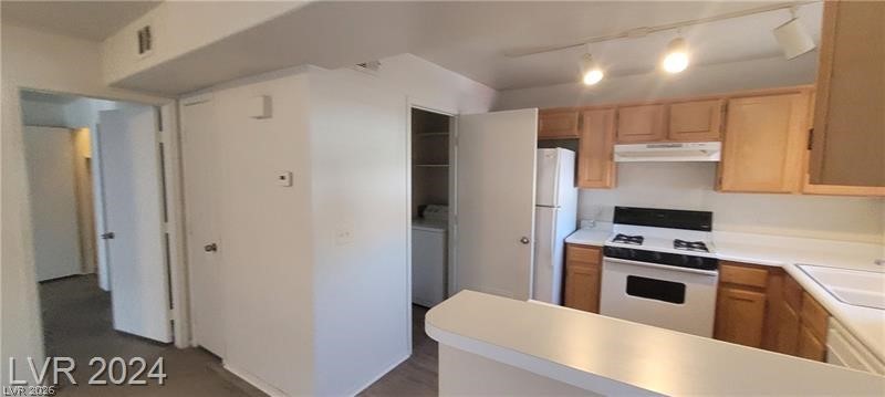 Photo 17 of 42, 4555 SAHARA Avenue #252