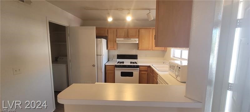 Photo 19 of 42, 4555 SAHARA Avenue #252