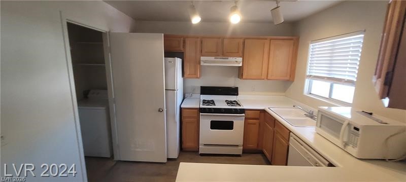 Photo 22 of 42, 4555 SAHARA Avenue #252