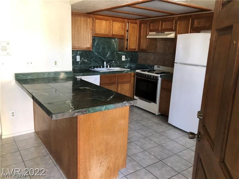Photo 11 of 30, 1105 SULPHUR SPRINGS Lane #102