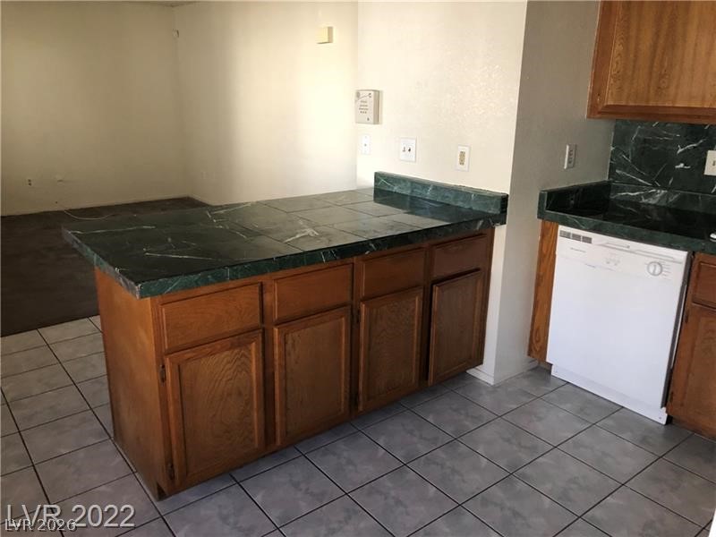 Photo 14 of 30, 1105 SULPHUR SPRINGS Lane #102