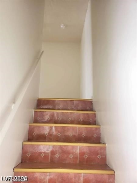 Photo 10 of 33, 3435 Villa Knolls South Drive