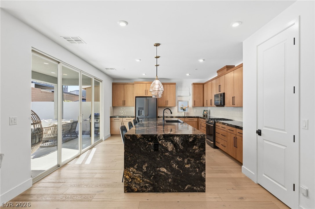 Photo 6 of 48, 3263 Fountaintree Avenue