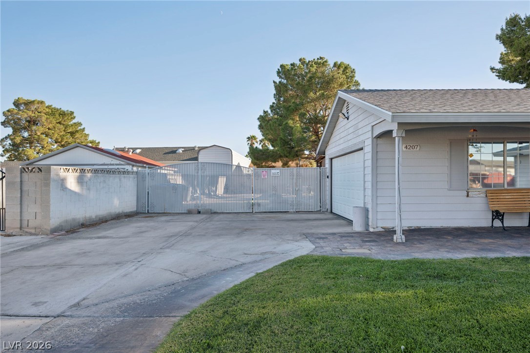 Photo 5 of 4207 Rustic Court