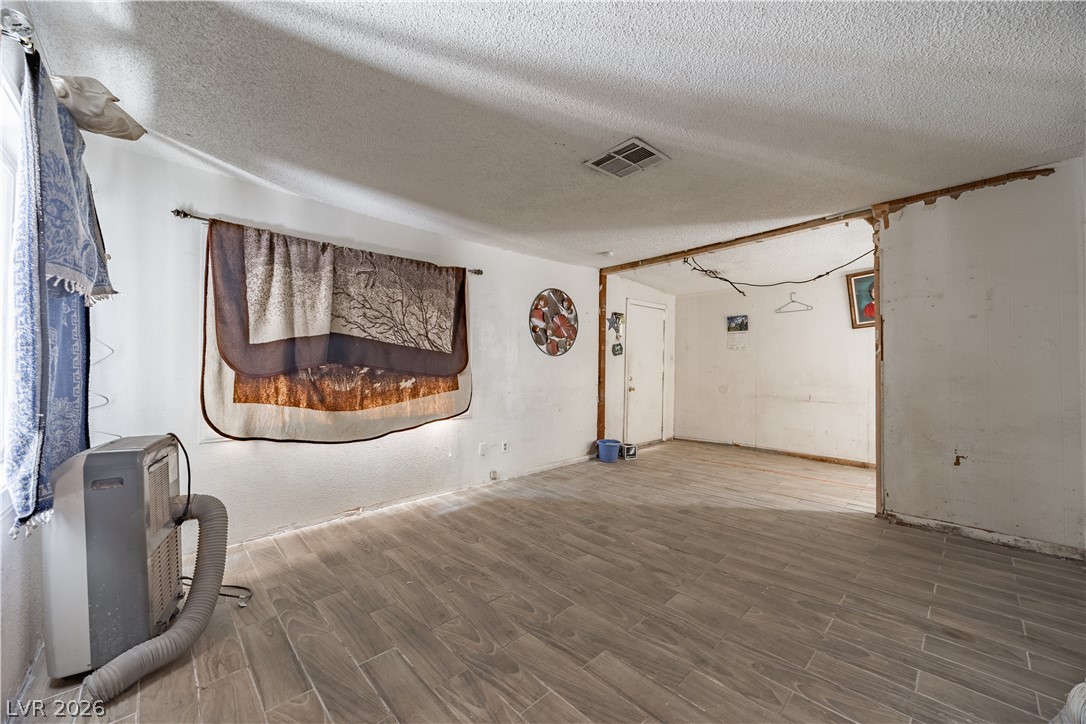 Photo 4 of 2529 Magnet Street
