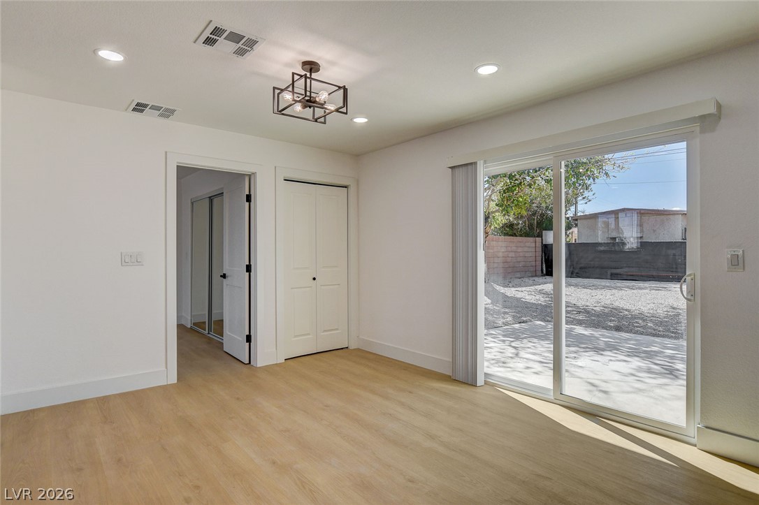 Photo 10 of 48, 909 Mezpah Street