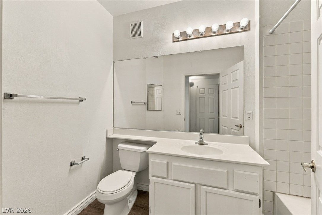 Photo 9 of 30, 1830 N Buffalo Drive #2108