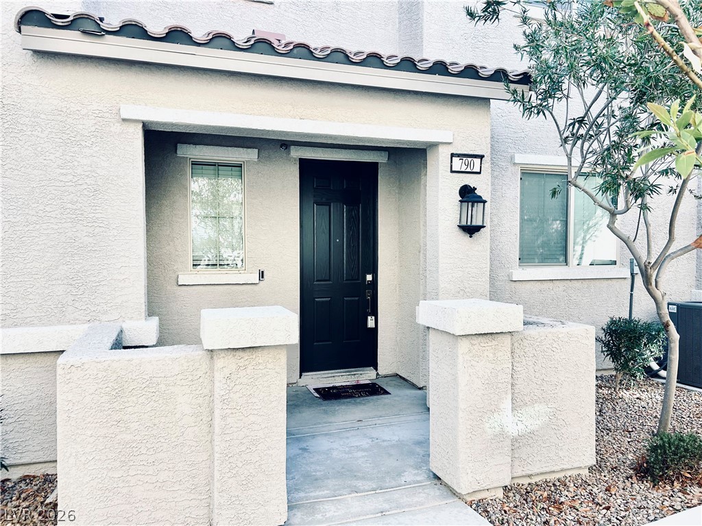 Photo 2 of 790 Spring Estates Avenue