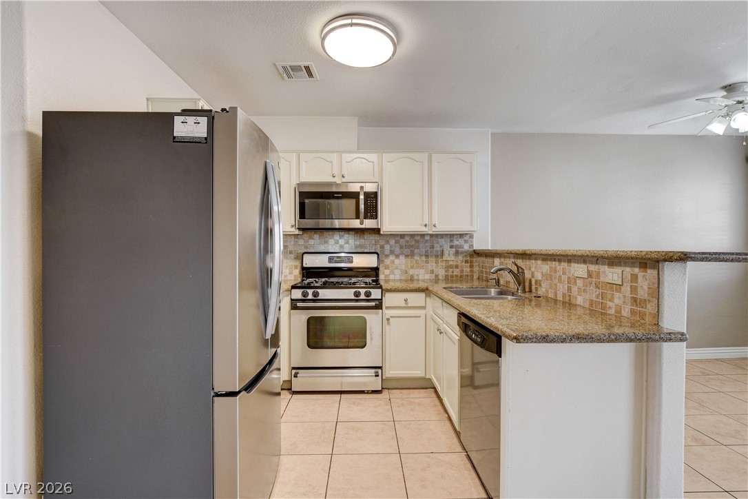 Photo 7 of 42, 1925 Hodgenville Street #104