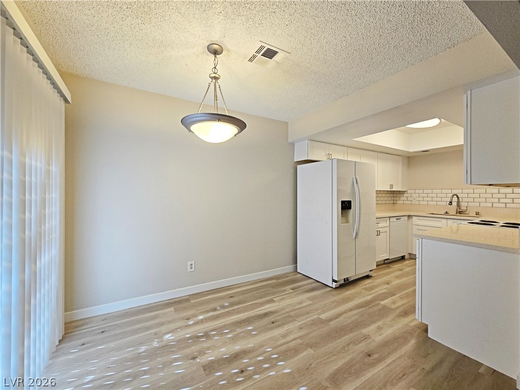 Photo 13 of 36, 1025 Willow Tree Drive #A
